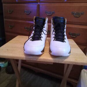 Men Jordan 9s Retro Statue size 13